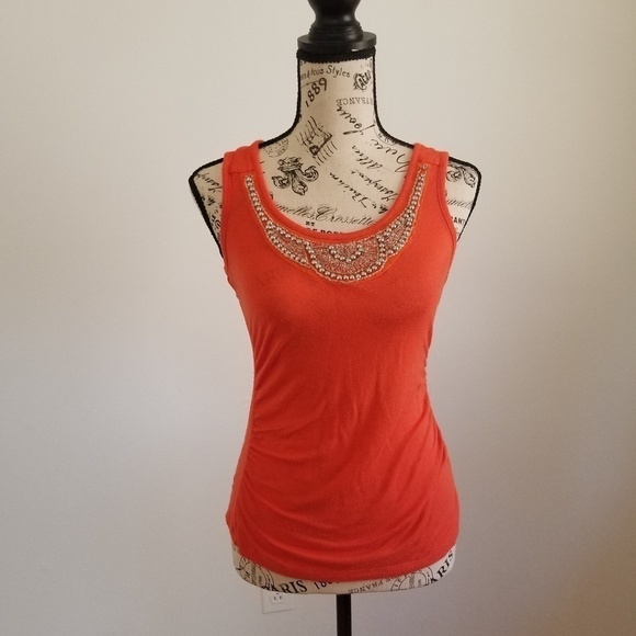 Cute tank with beaded neck line - Picture 1 of 3